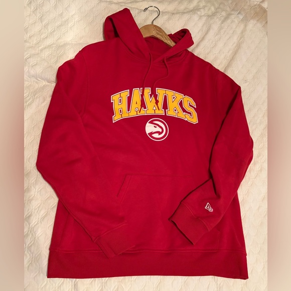 New Era Atlanta Hawks old school Red and yellow Hoodie - Picture 4 of 6